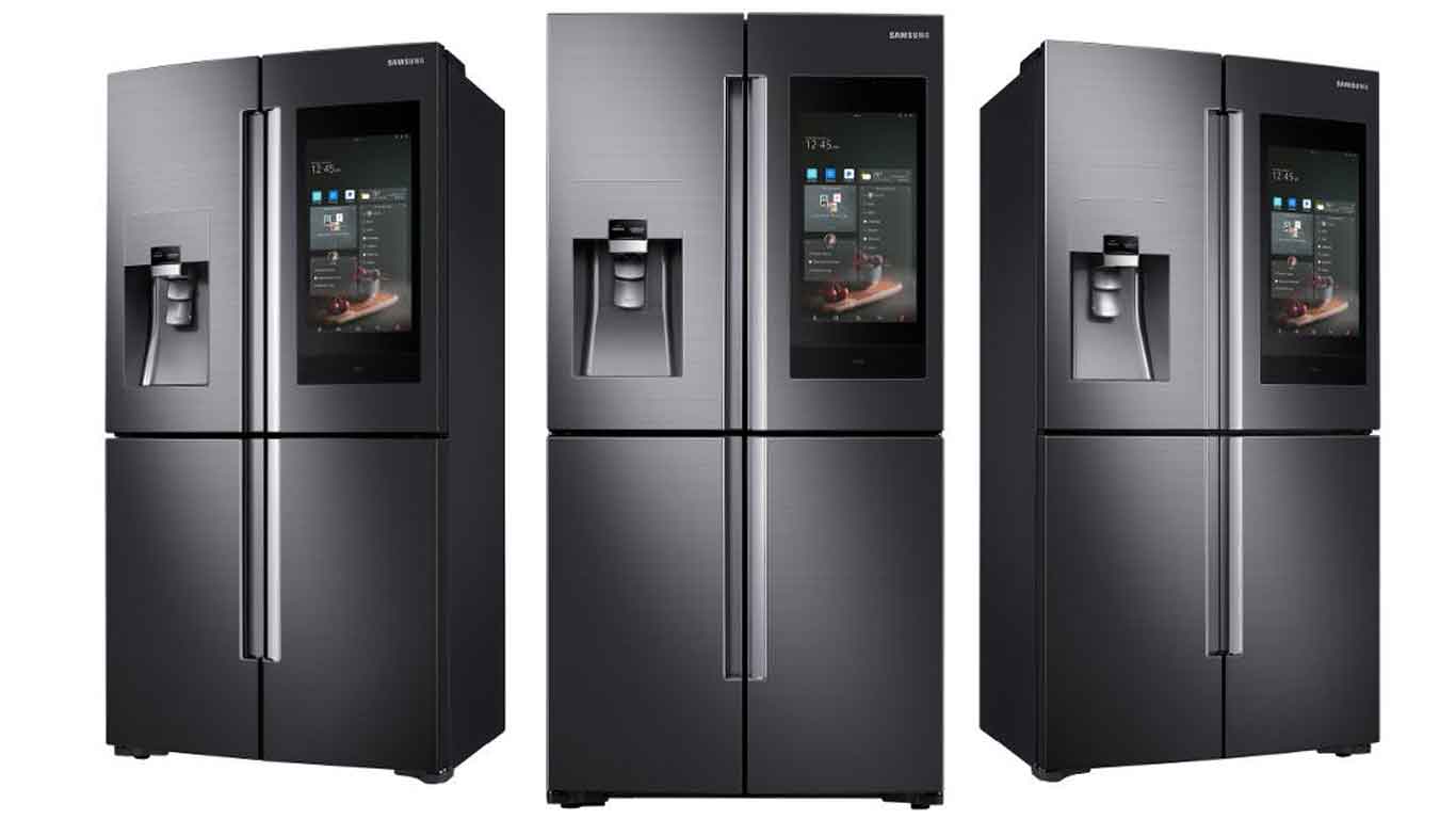 Какие холодильники лучше по качеству. Samsung Family Hub холодильник. Холодильник Samsung 2023. Смарт холодильник самсунг Фэмили хаб. Холодильник с голосовым управлением.